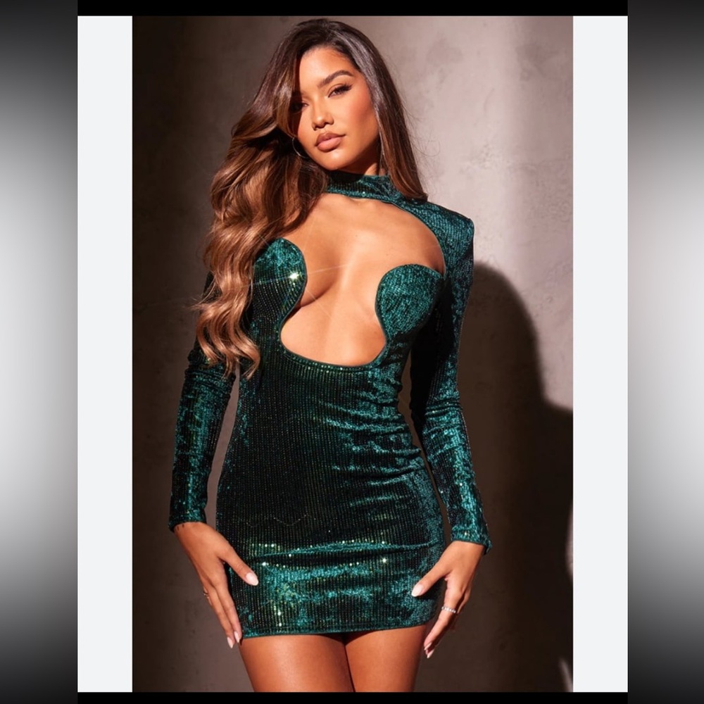 PrettyLittleThing Teal Velvet Cut-Out Dress